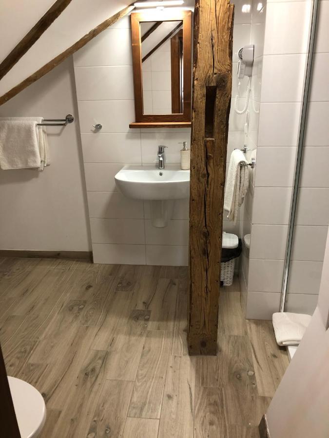 Gosciniec Krol Sielaw W Centrum Mikolajek Z Restauracja Regionalna Mikołajki Exterior foto