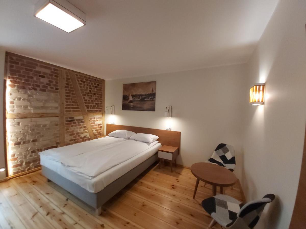Gosciniec Krol Sielaw W Centrum Mikolajek Z Restauracja Regionalna Mikołajki Exterior foto